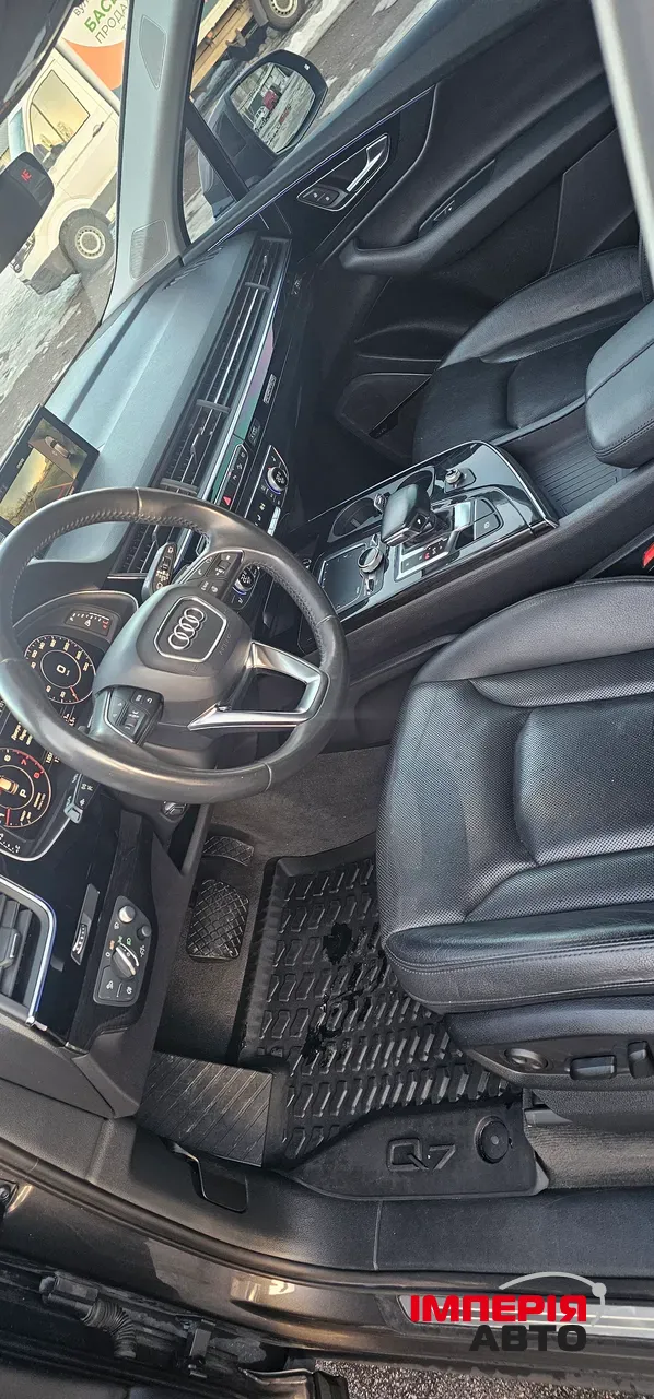 Audi Q7 - фото 10