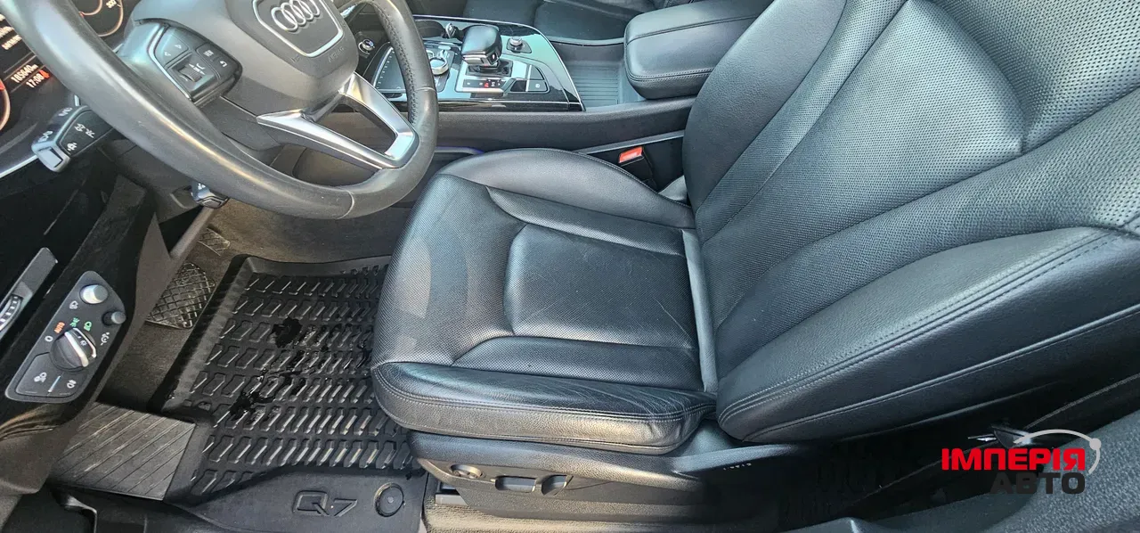 Audi Q7 - фото 11