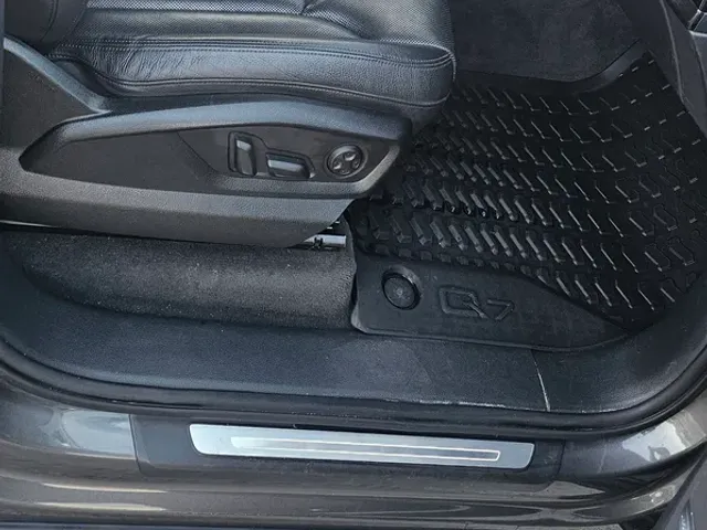 Audi Q7 - фото 4