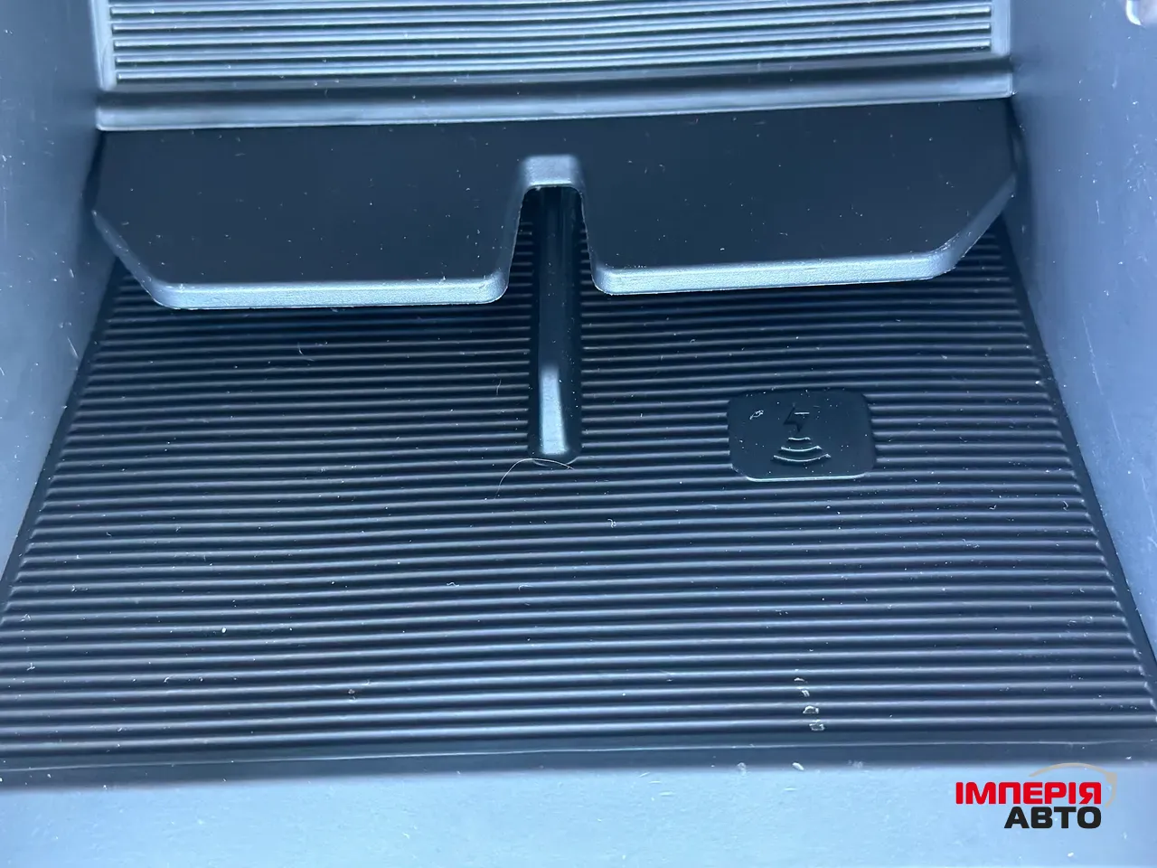 Lucid Air - фото 44