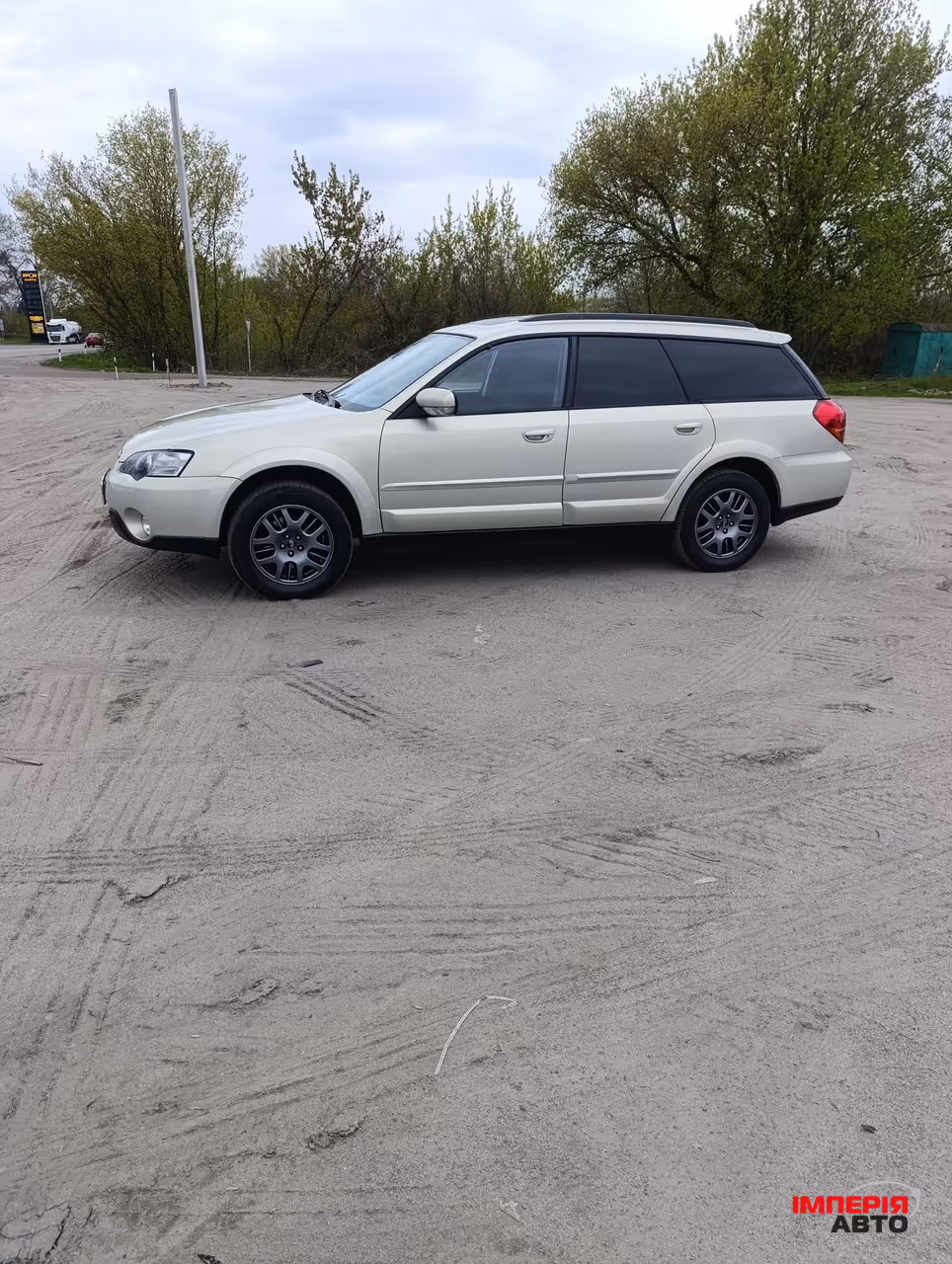 Subaru Legacy - фото 3