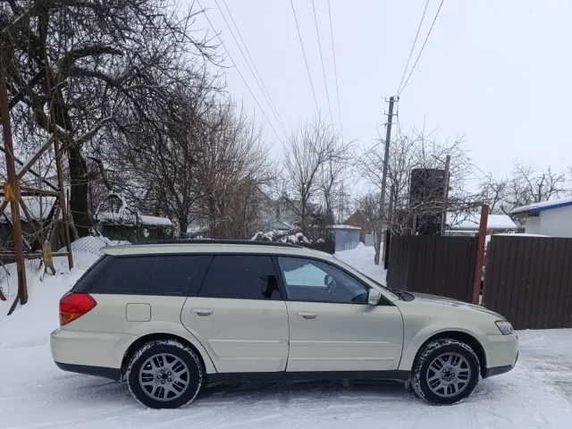 Subaru Legacy - фото 4