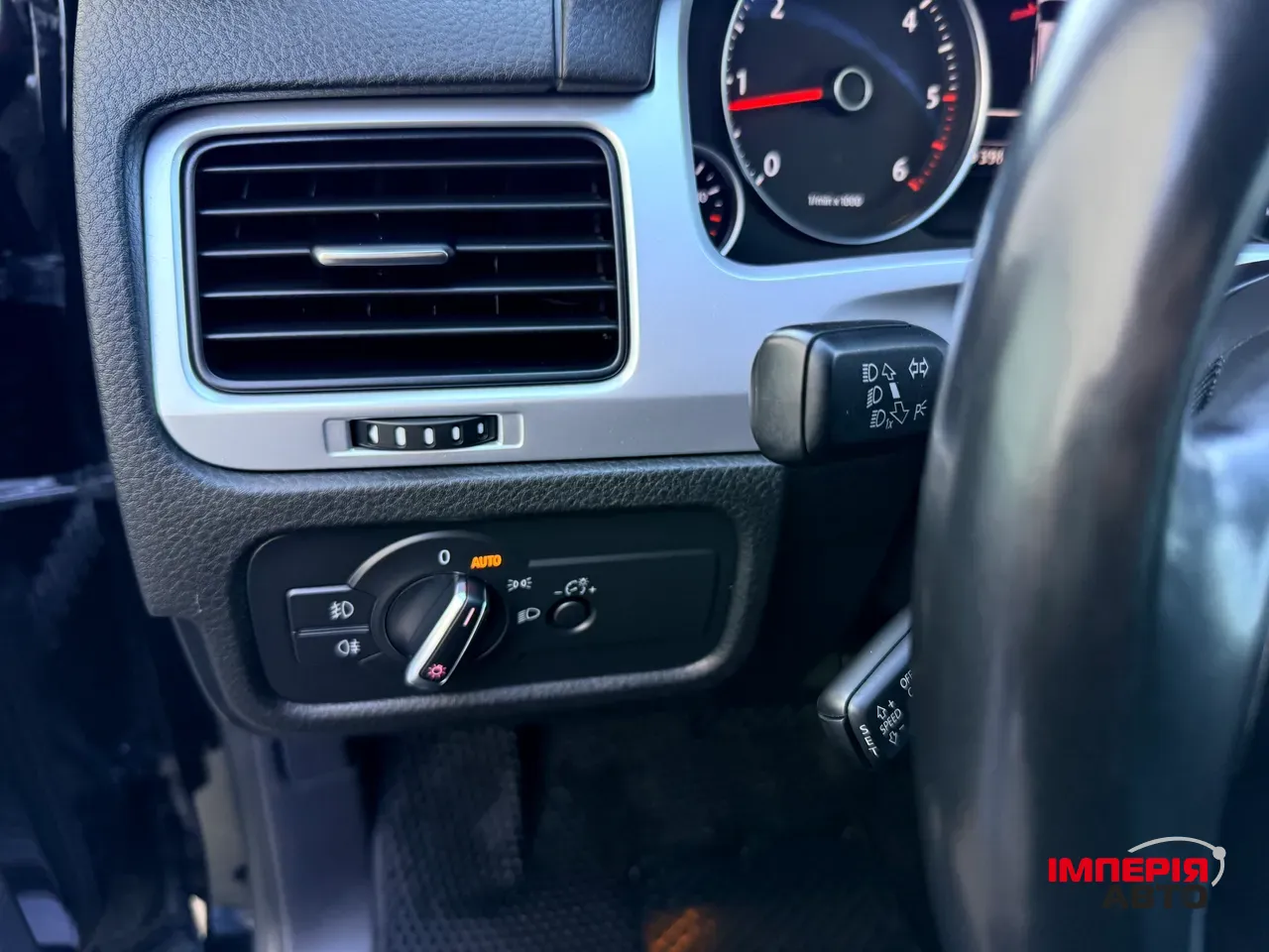 Volkswagen Touareg - фото 20