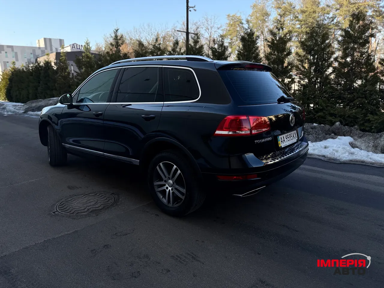 Volkswagen Touareg - фото 8