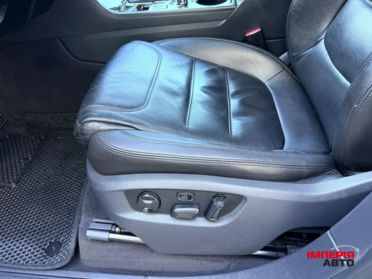 Volkswagen Touareg - фото 24