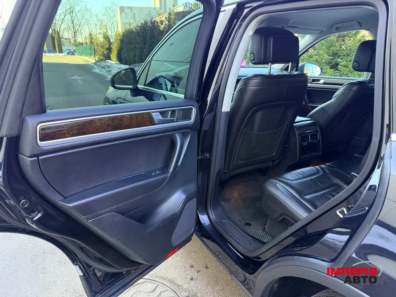 Volkswagen Touareg - фото 16