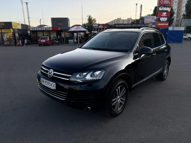 Volkswagen Touareg - фото 1