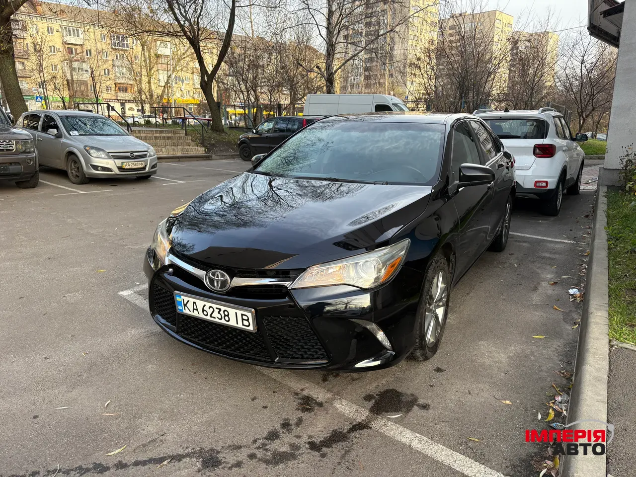 Toyota Camry - фото 1