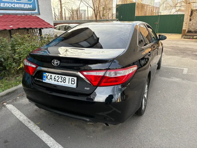 Toyota Camry - фото 4