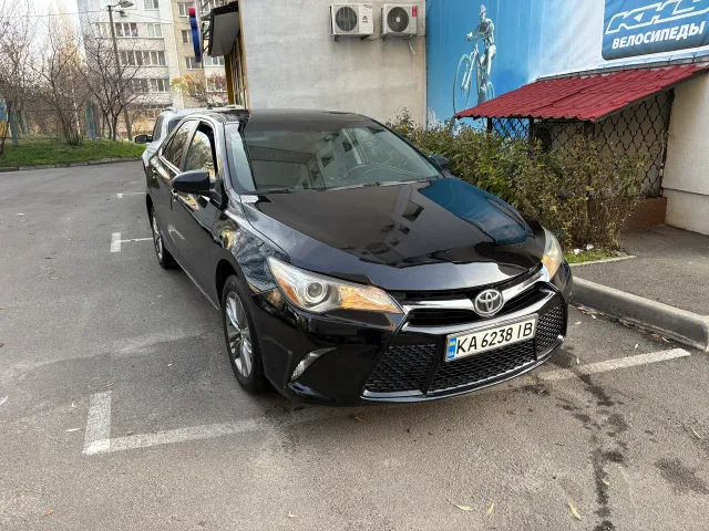 Toyota Camry - фото 2