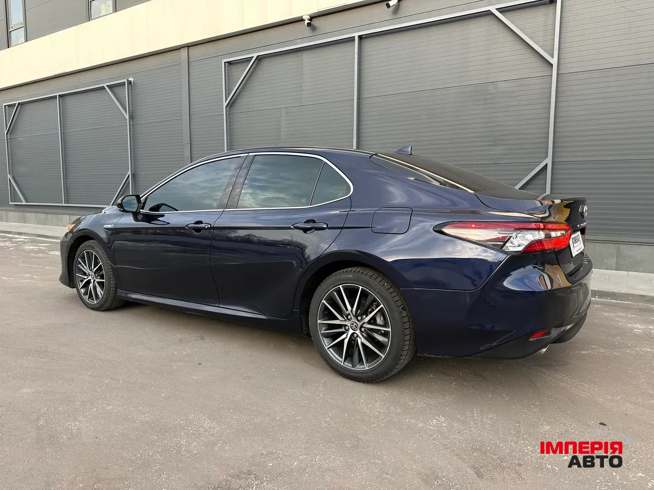 Toyota Camry - фото 4