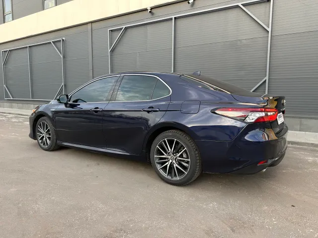 Toyota Camry - фото 4