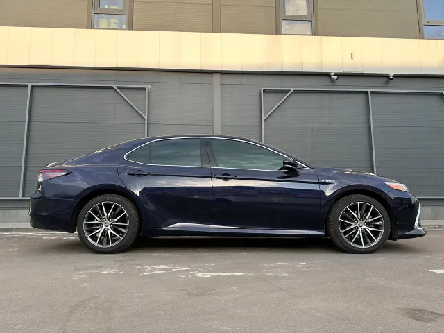 Toyota Camry - фото 5