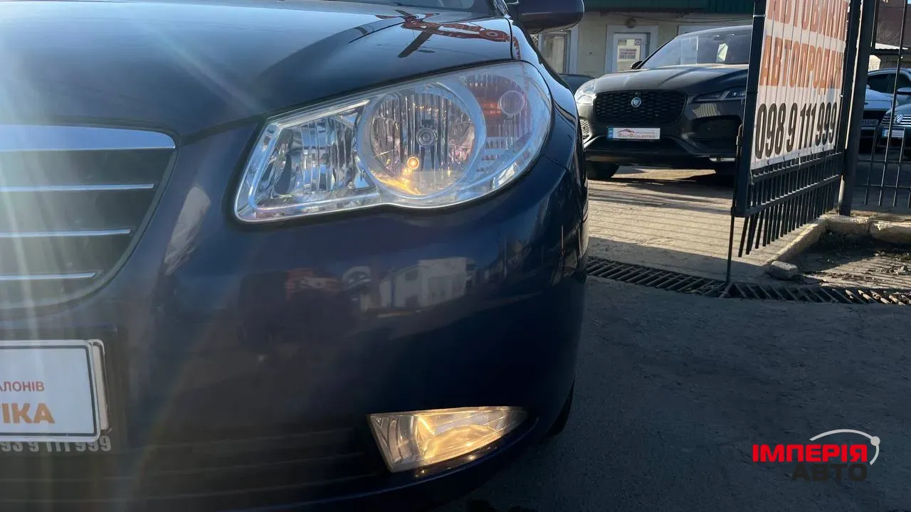 Hyundai Elantra - фото 2