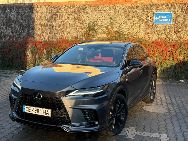Lexus RX - фото 1