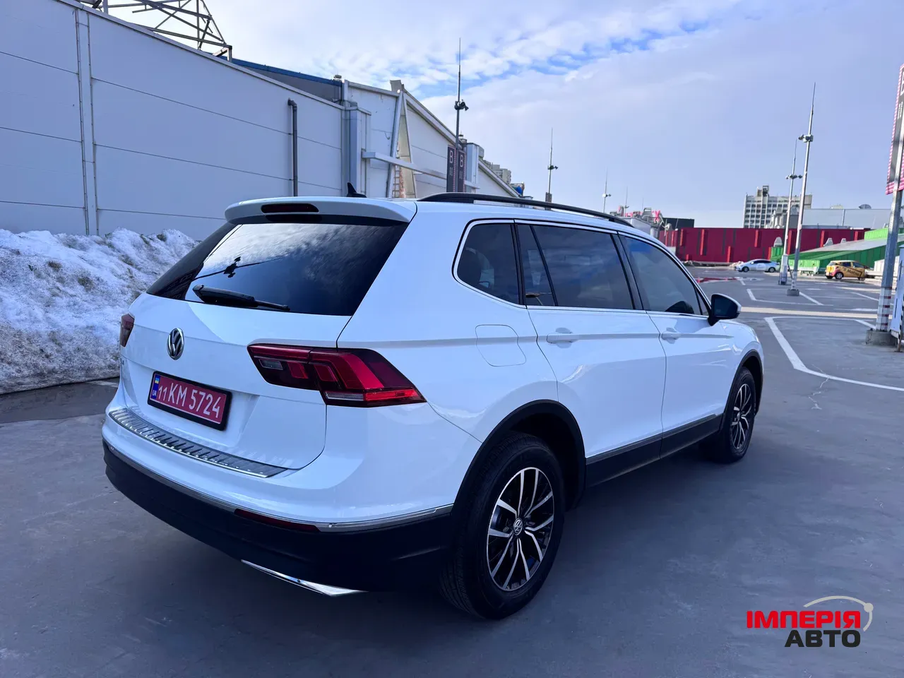 Volkswagen Tiguan - фото 6