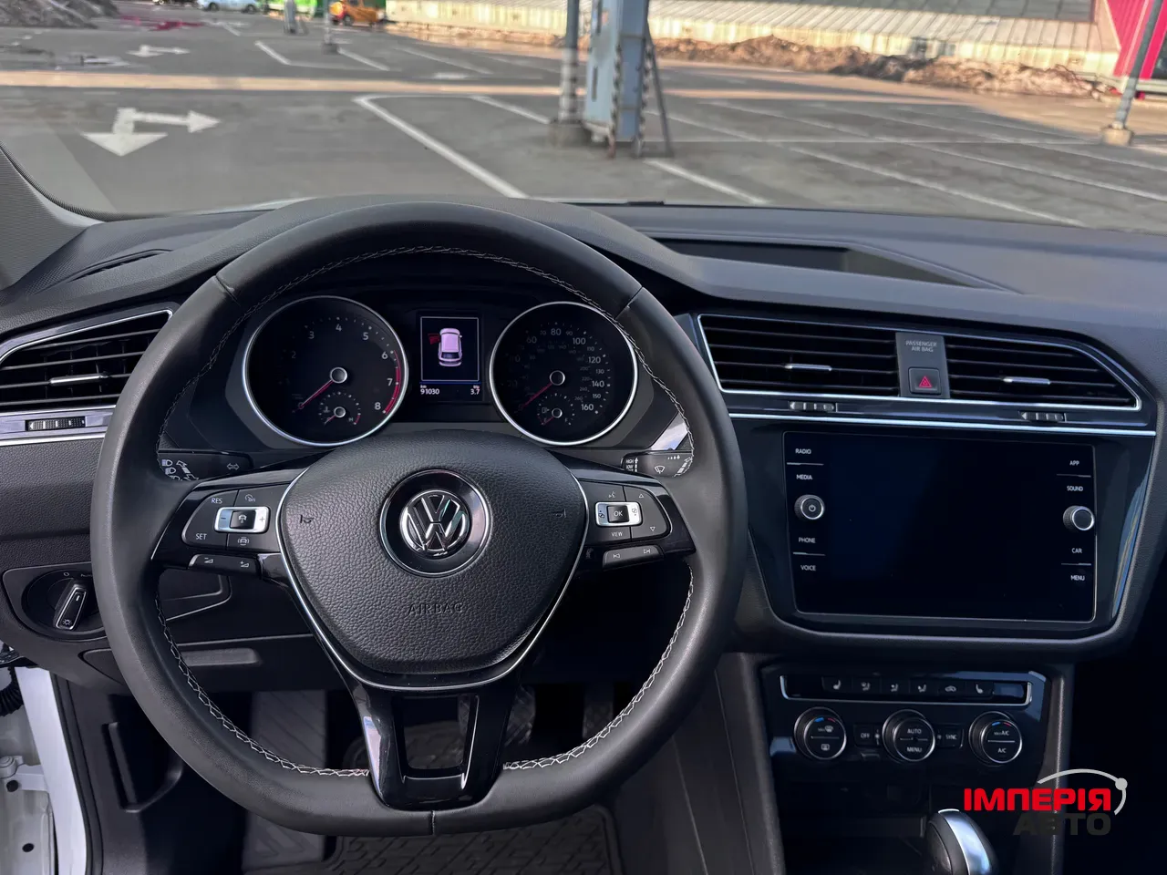 Volkswagen Tiguan - фото 14