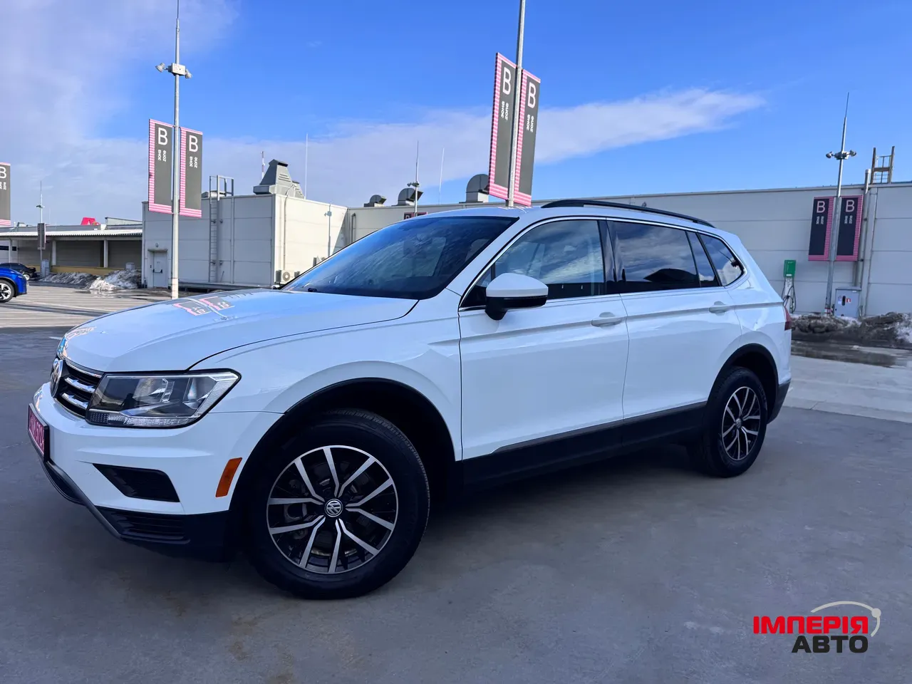 Volkswagen Tiguan - фото 2