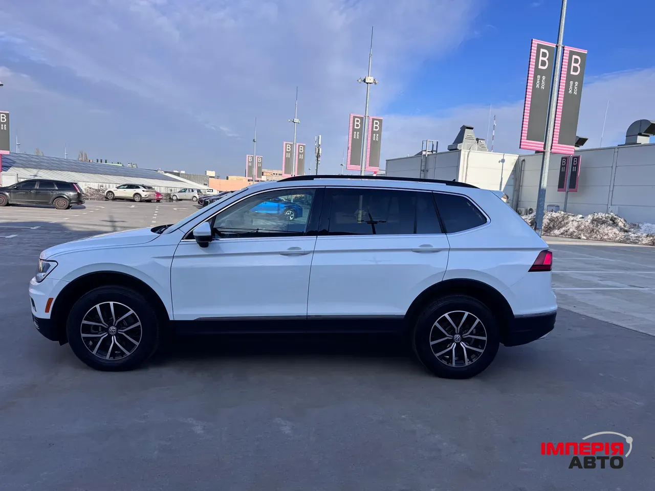 Volkswagen Tiguan - фото 3