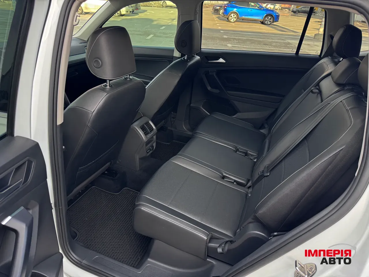 Volkswagen Tiguan - фото 12