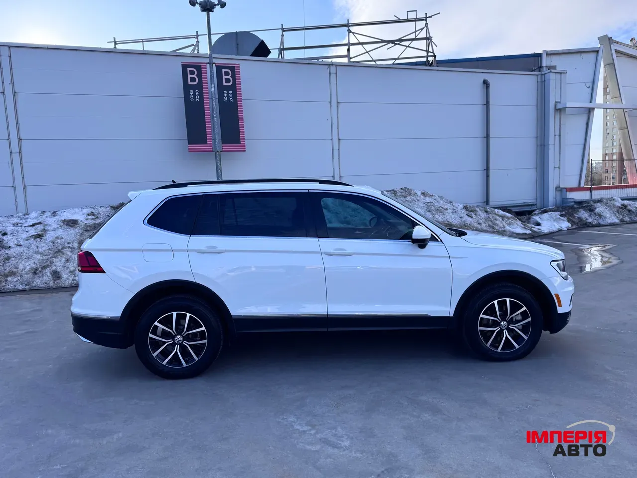Volkswagen Tiguan - фото 7
