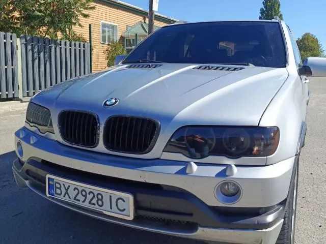 BMW X5 - фото 1