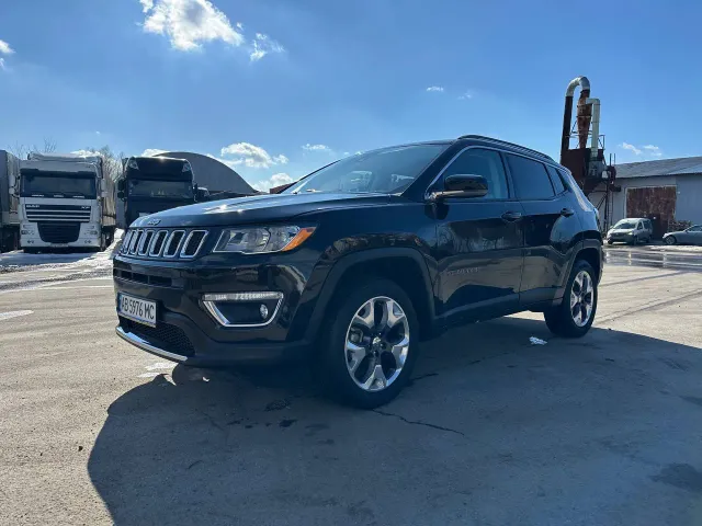 Jeep Compass - фото 1