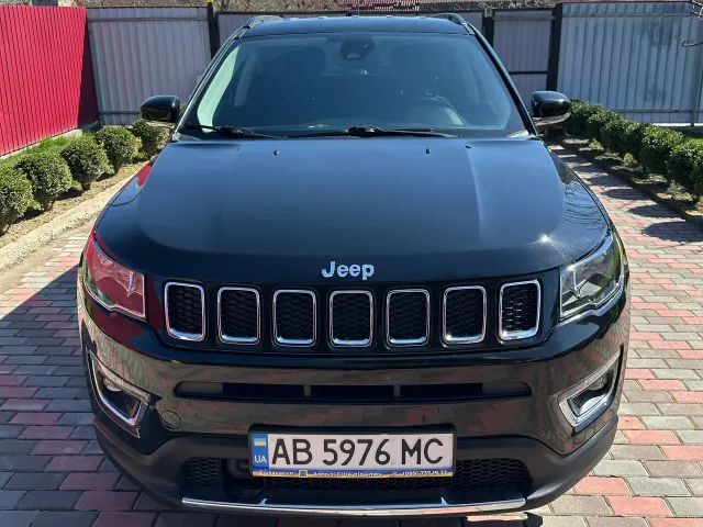 Jeep Compass - фото 1