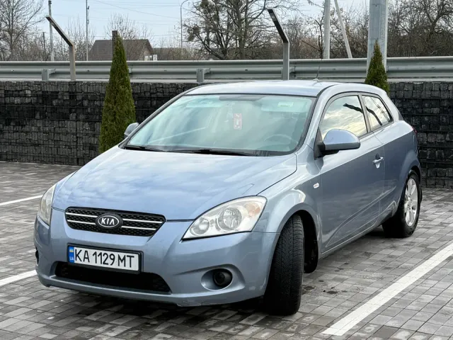 Kia Ceed - фото 1