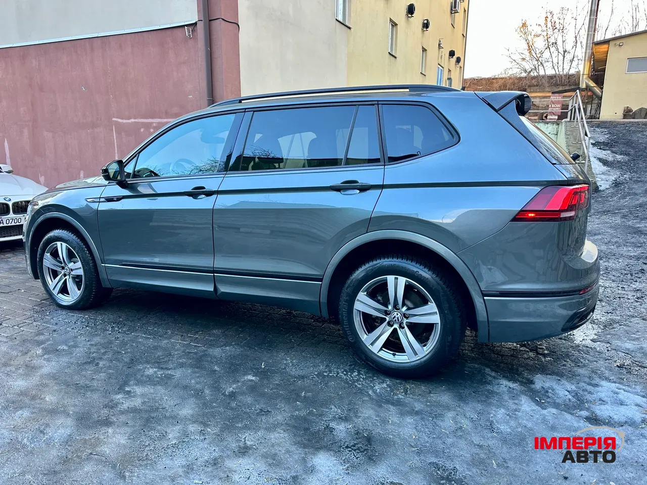 Volkswagen Tiguan - фото 7