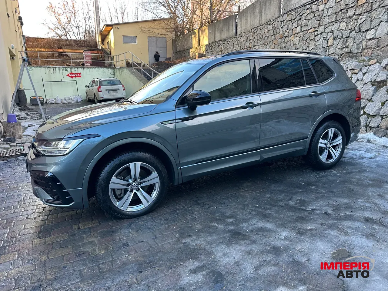 Volkswagen Tiguan - фото 9