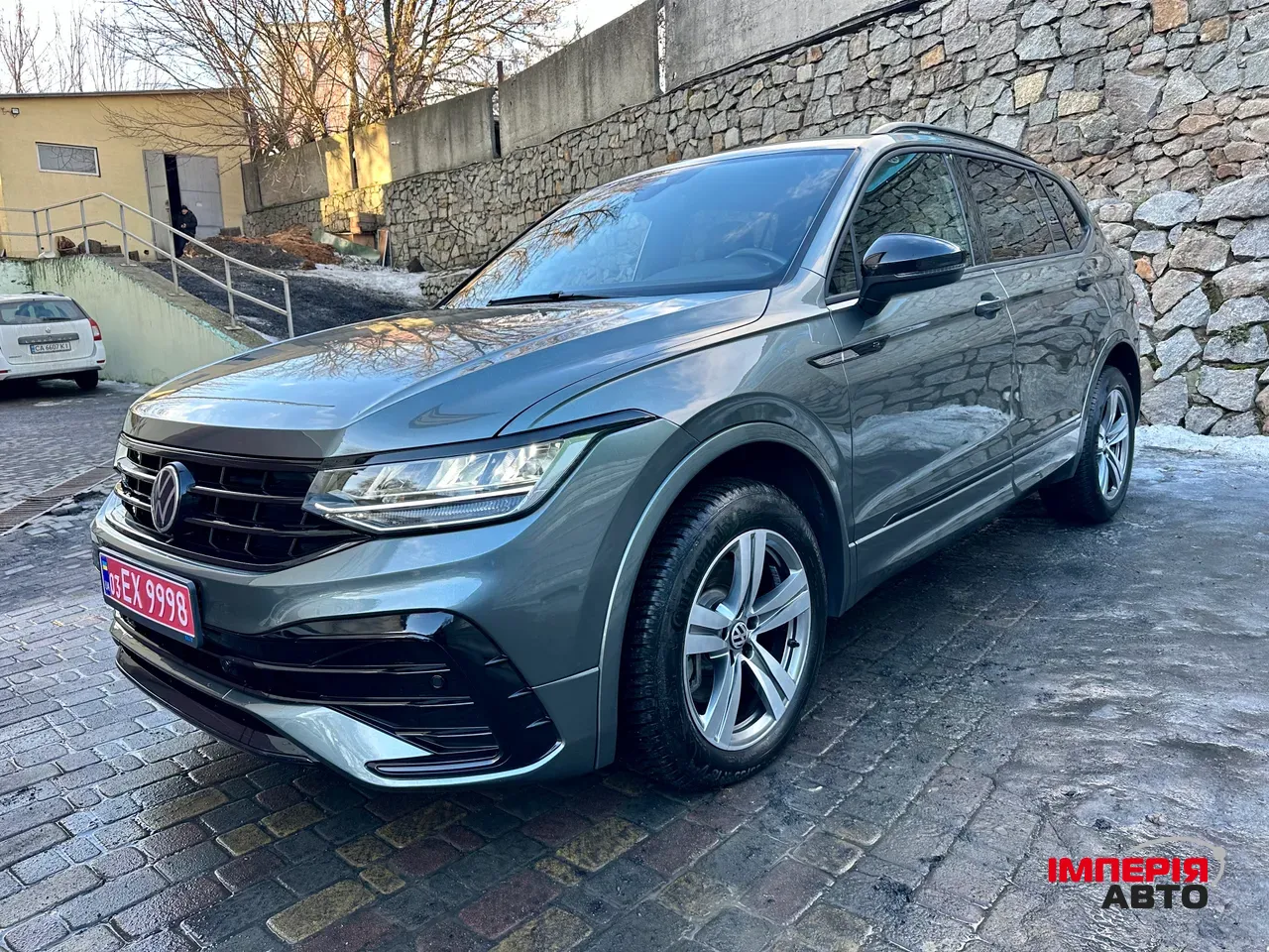 Volkswagen Tiguan - фото 8