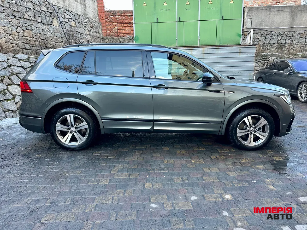 Volkswagen Tiguan - фото 4