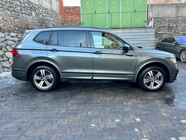Volkswagen Tiguan - фото 4