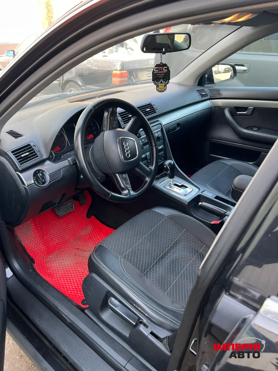 Audi A4 - фото 5