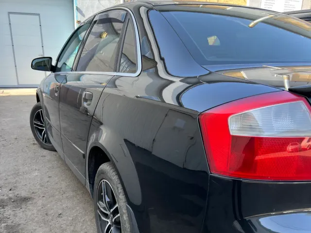Audi A4 - фото 3