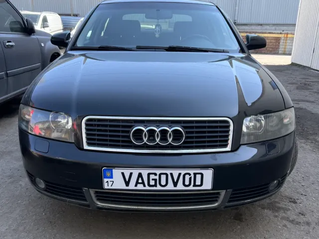 Audi A4 - фото 1