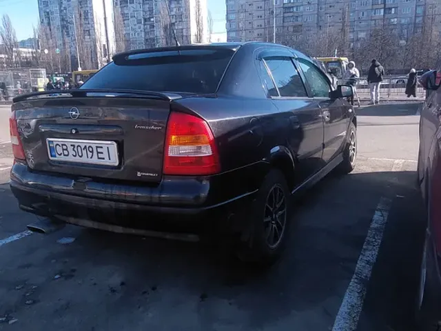 Opel Astra - фото 4