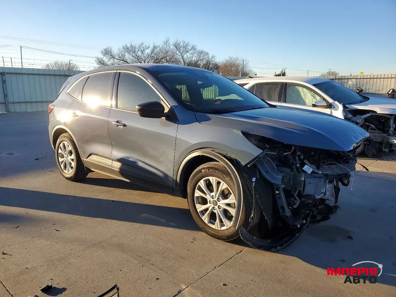 Ford Escape - фото 1