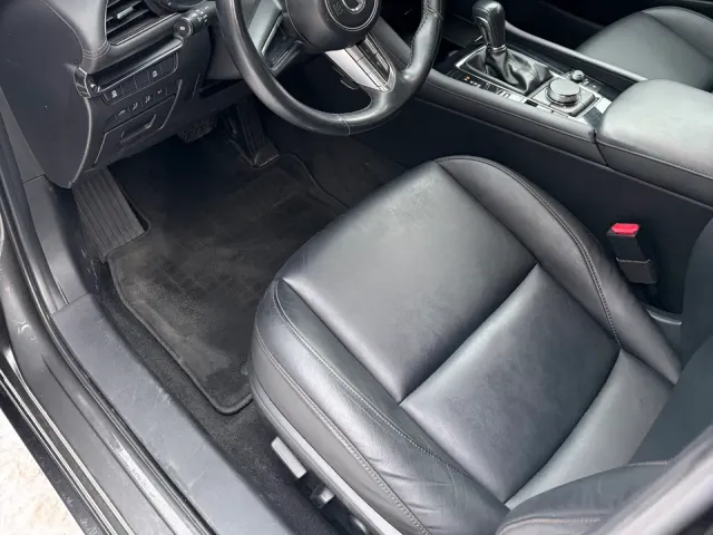 Mazda 3 - фото 5