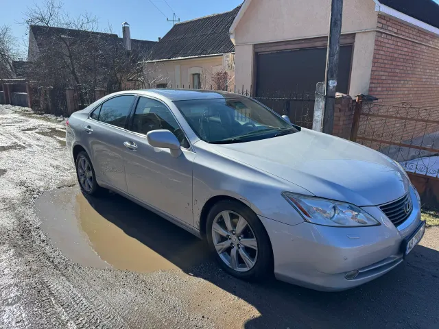 Lexus ES - фото 1
