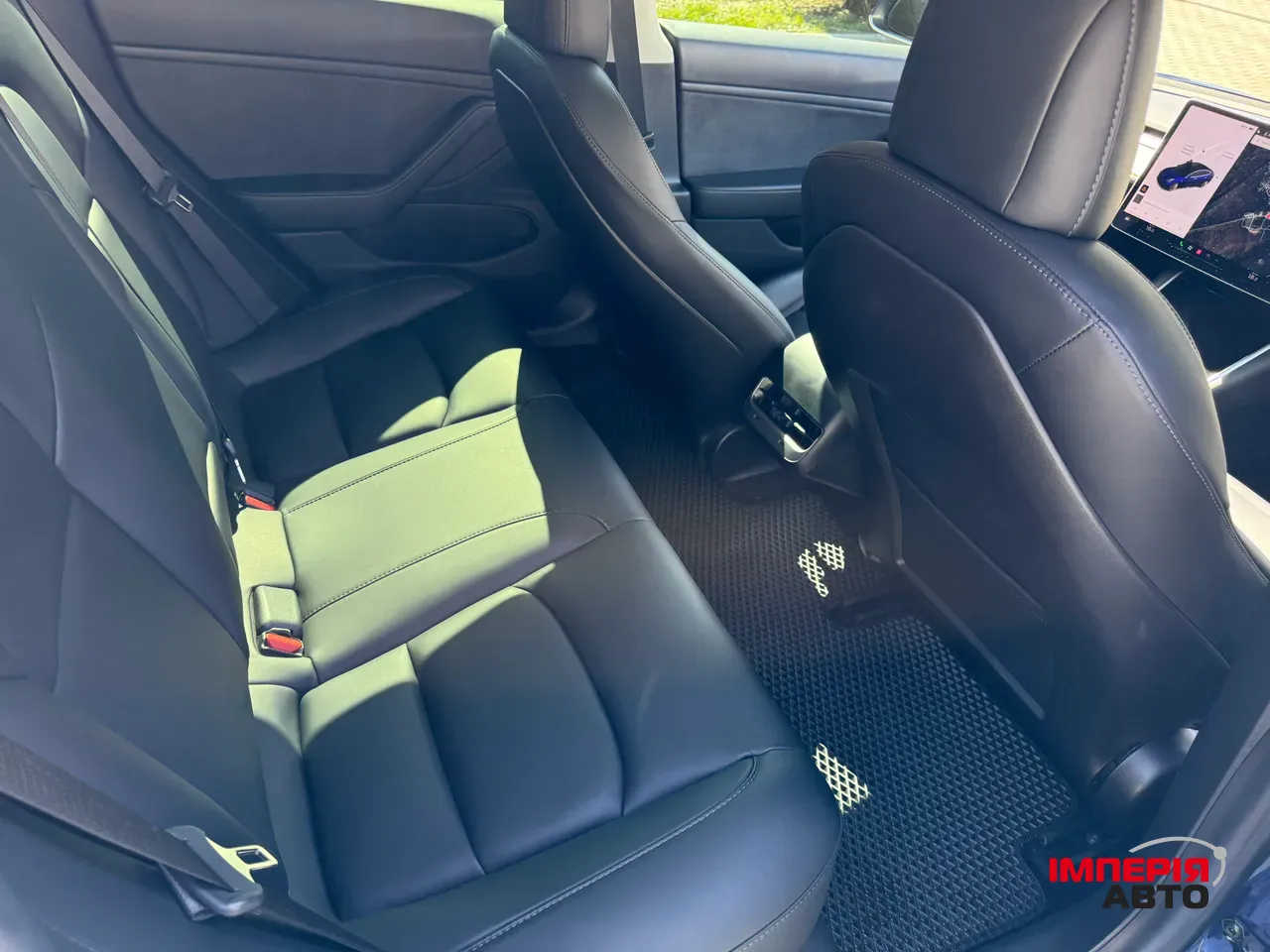 Tesla Model 3 - фото 9