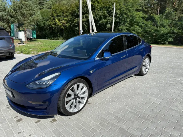 Tesla Model 3 - фото 4