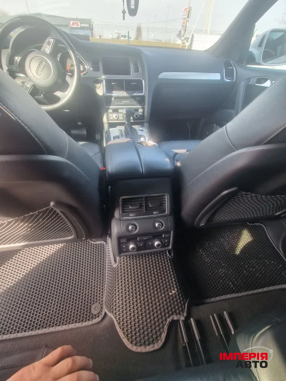 Audi Q7 - фото 17