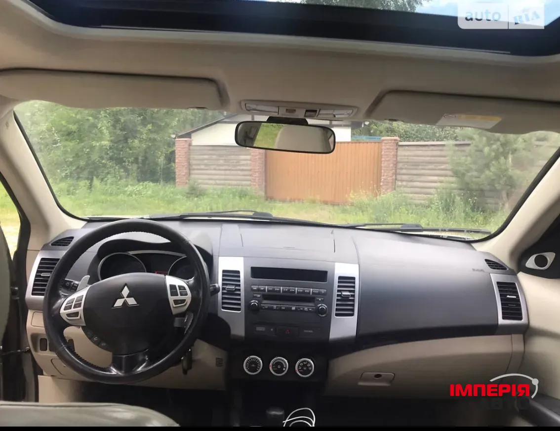 Mitsubishi Outlander - фото 5