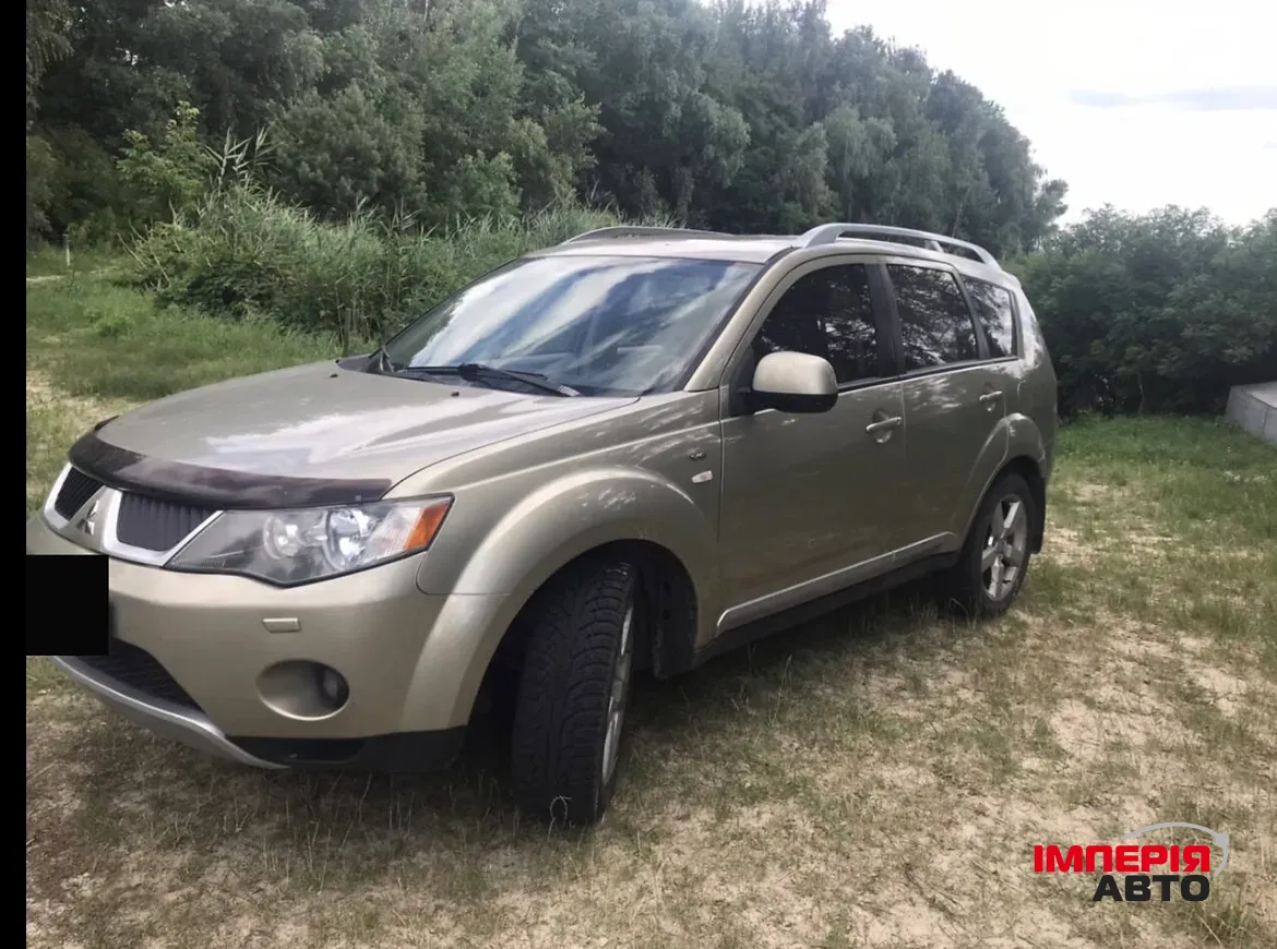 Mitsubishi Outlander - фото 2