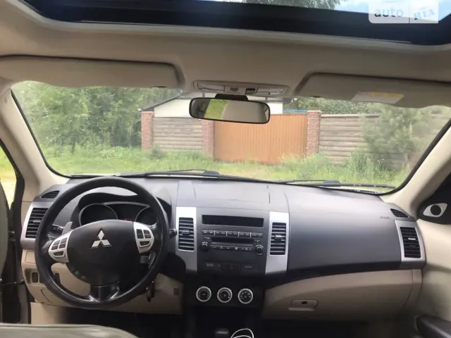 Mitsubishi Outlander - фото 5