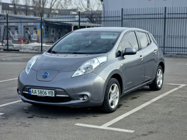 Nissan Leaf - фото 2