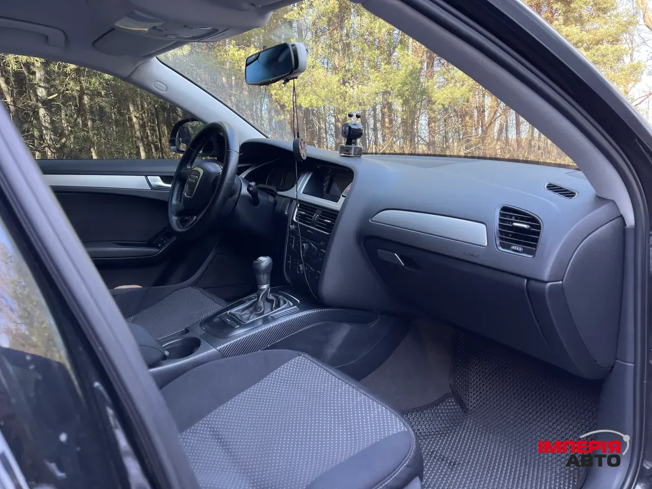 Audi A4 - фото 12