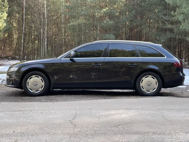 Audi A4 - фото 5
